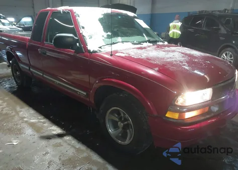 2001 Chevrolet S-10 Ls z USA, uszkodzony, nr VIN 1GCCS195918148873